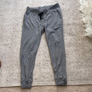Amazon Essentials Heather Gray Kids Jogger Sweatpants with Drawstring
